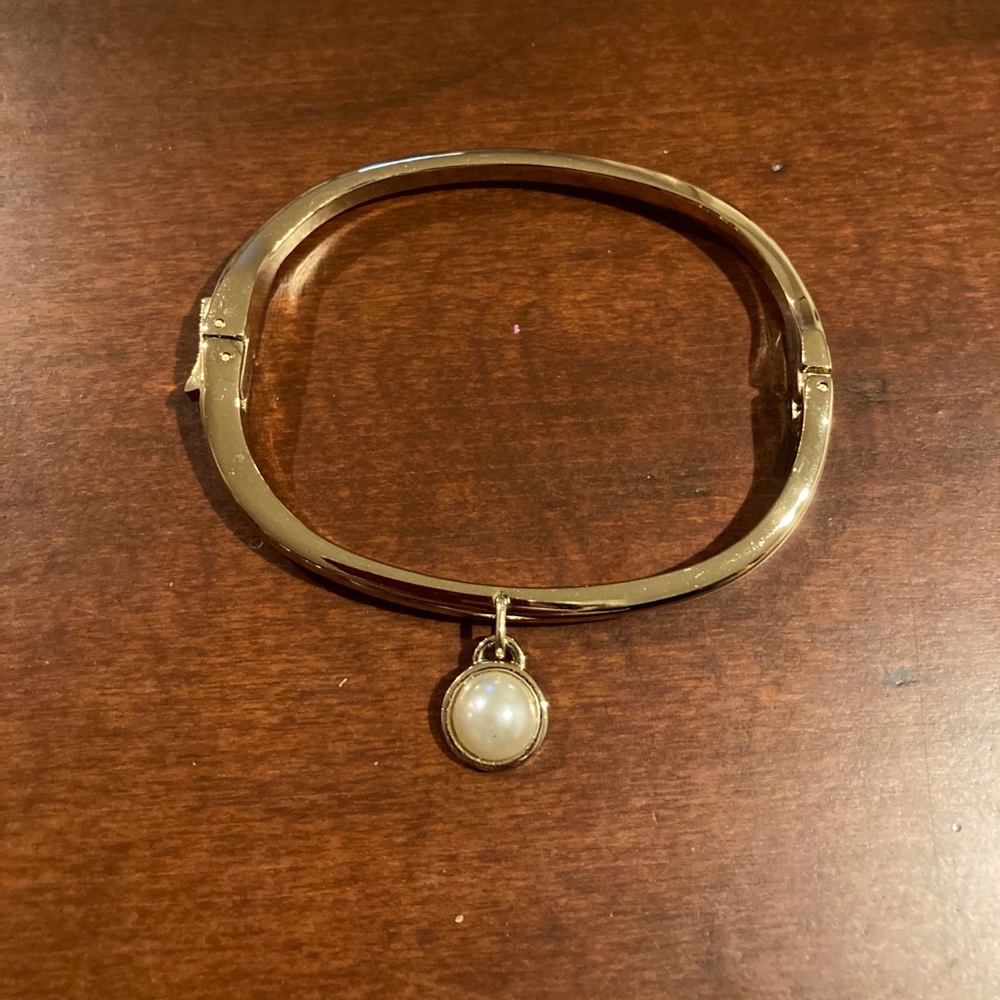 Pearl bracelet